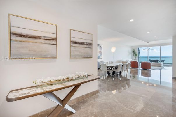 Dining room, Interior, Pendant Lights, Recessed Lighting, Water