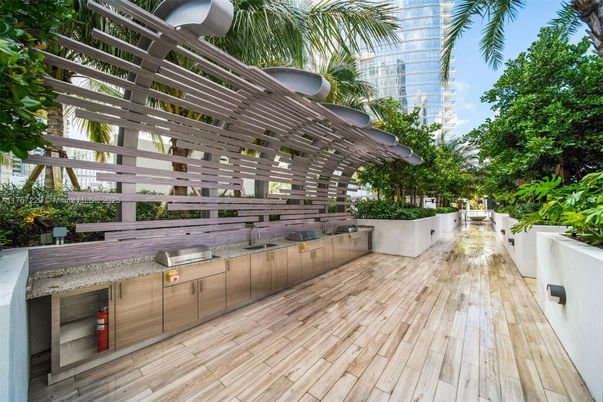 Exterior, Wood Texture Flooring