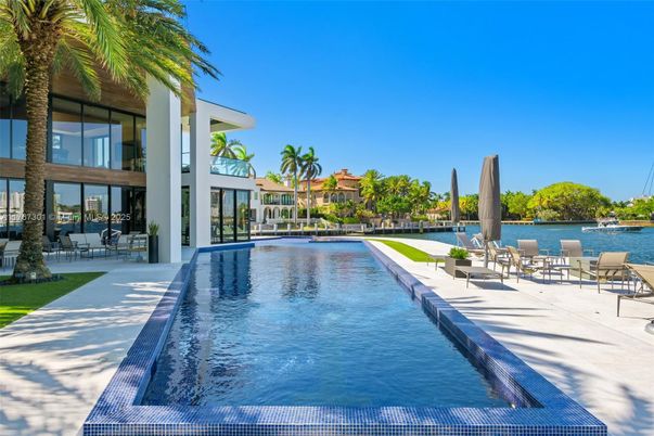 Exterior, Lake, Pool