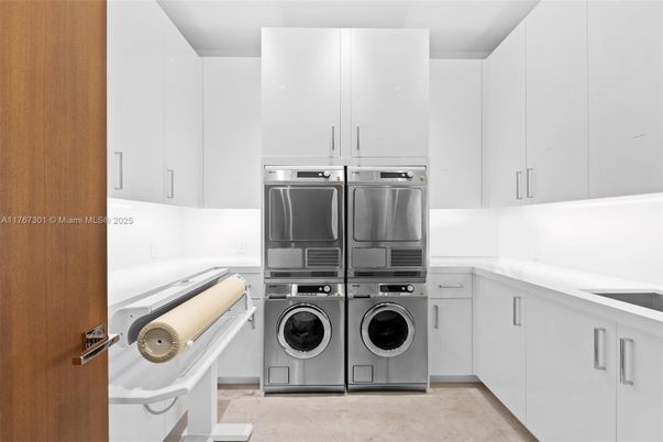 Interior, Washer