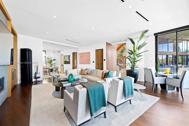 Dining room, Interior, Living room, Recessed Lighting, Wood Texture Flooring