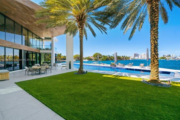 Exterior, Lake, Pool