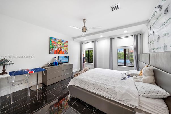 Bedroom, Interior, Recessed Lighting