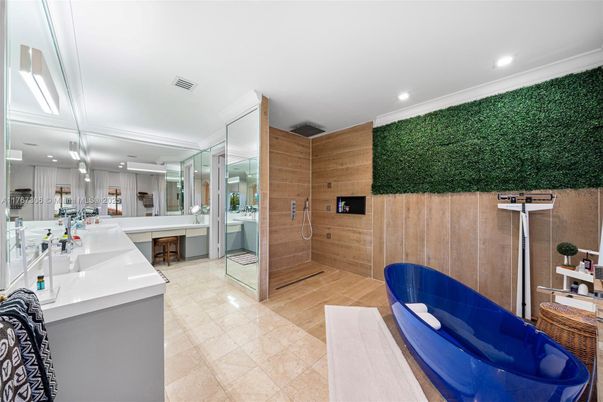 Interior, Kitchen, Recessed Lighting, Wooden Walls