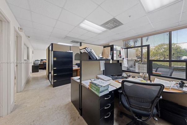 Home Office, Interior