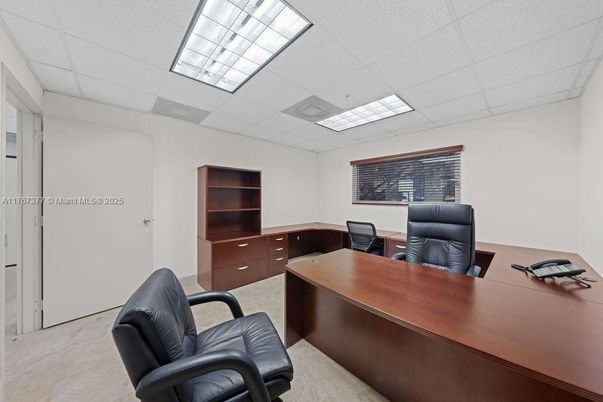 Home Office, Interior