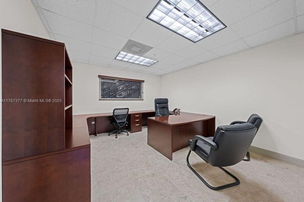 Home Office, Interior