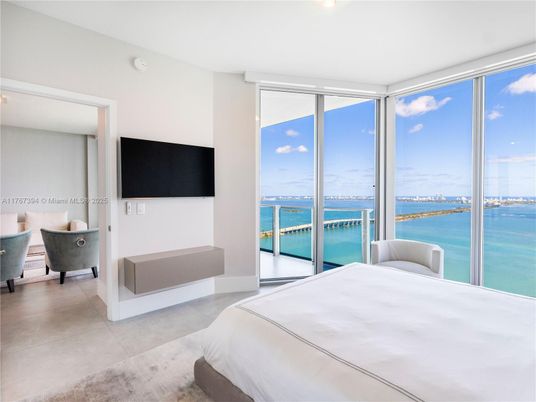 Bedroom, Interior, Recessed Lighting, Water