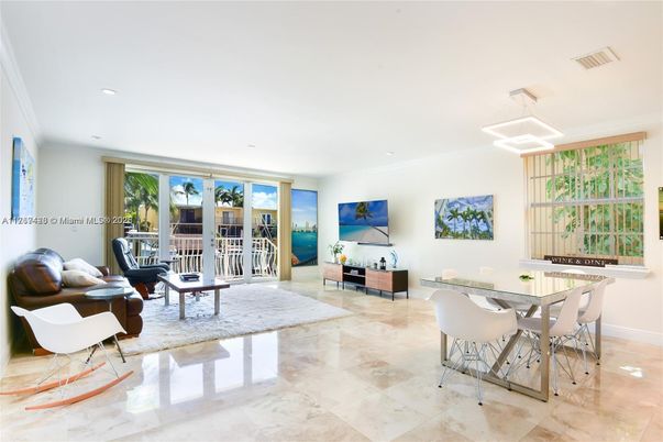 Dining room, Interior, Living room, Recessed Lighting