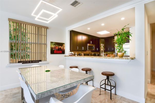 Dining room, Interior, Kitchen, Recessed Lighting