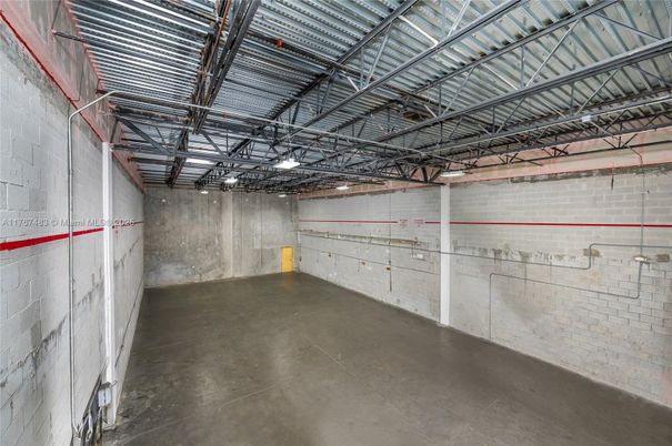 Garage, Interior, Stone Walls