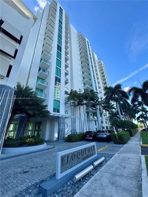 Exterior, Facade, Condo Building