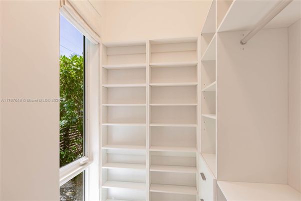 Interior, Walk-in Closets