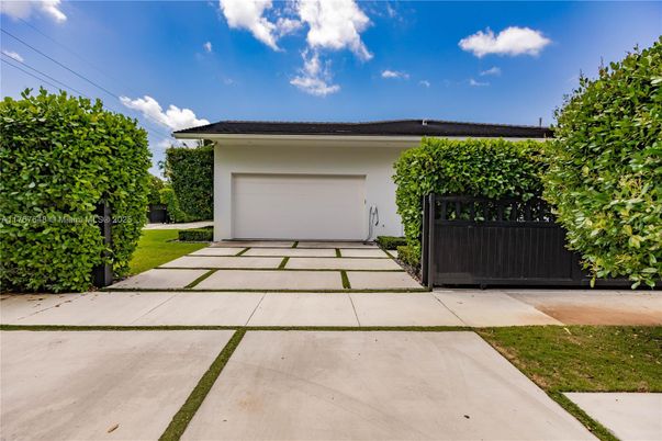Detached Garage, Exterior