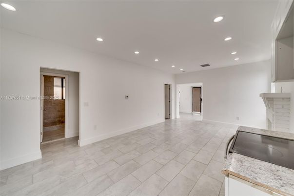 Empty room, Interior, Recessed Lighting