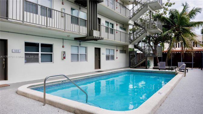 Exterior, Pool