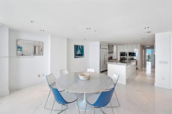 Dining room, Interior, Kitchen, Recessed Lighting, Stainless Steel Appliances