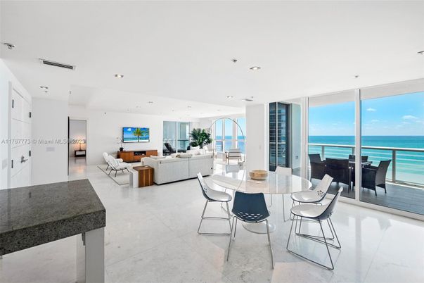 Dining room, Interior, Living room, Recessed Lighting, Water
