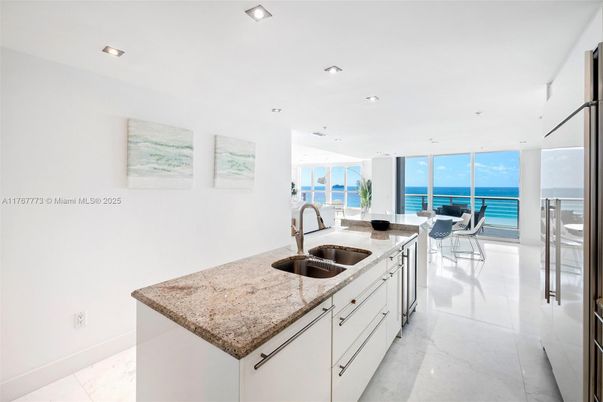 Interior, Kitchen, Recessed Lighting, Water