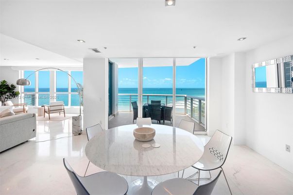 Dining room, Interior, Living room, Recessed Lighting, Water