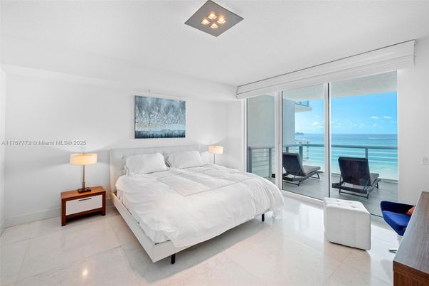 Bedroom, Interior, Water
