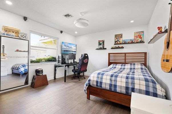 Bedroom, Home Office, Interior, Recessed Lighting, Wood Texture Flooring