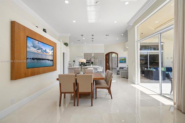 Dining room, Interior, Pendant Lights, Recessed Lighting