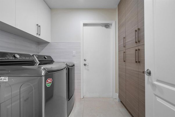 Interior, Washer