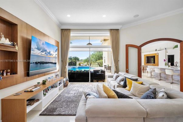 Dining room, Interior, Living room, Recessed Lighting, Water