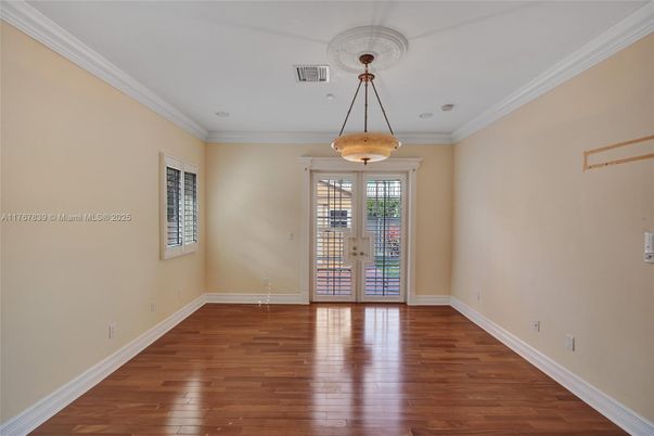 Empty room, Interior, Pendant Lights, Wood Texture Flooring