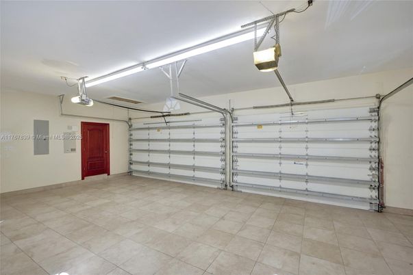 Garage, Interior