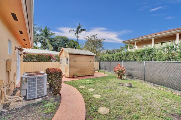 Backyard, Exterior