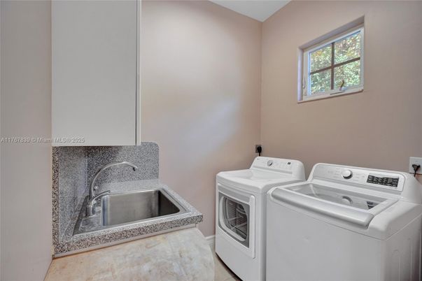 Interior, Washer