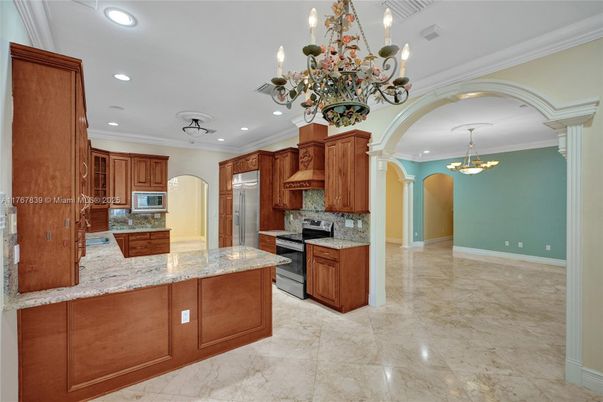 Chandelier, Interior, Kitchen, Recessed Lighting, Stainless Steel Appliances