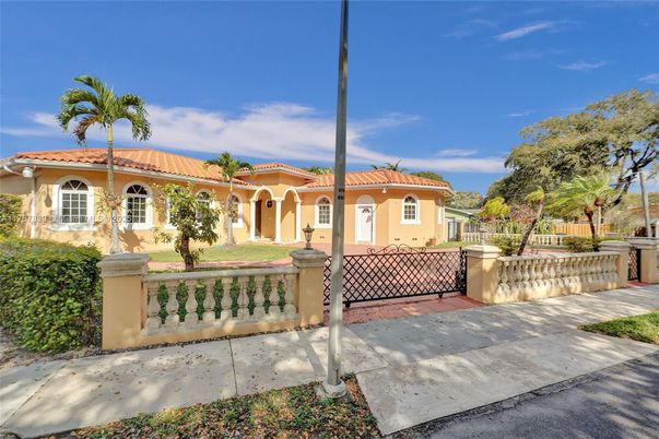 Backyard, Exterior, Facade, Mediterranean