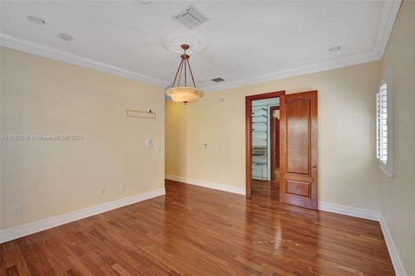Empty room, Interior, Pendant Lights, Wood Texture Flooring