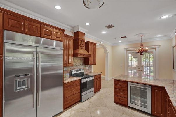 Chandelier, Interior, Kitchen, Recessed Lighting, Stainless Steel Appliances