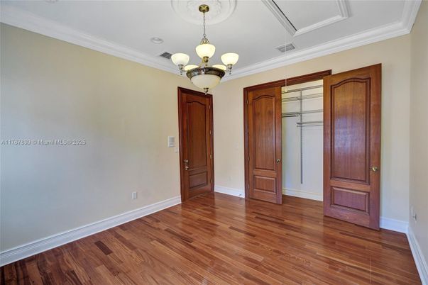 Chandelier, Empty room, Interior, Wood Texture Flooring