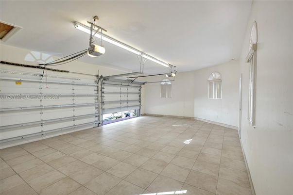 Garage, Interior