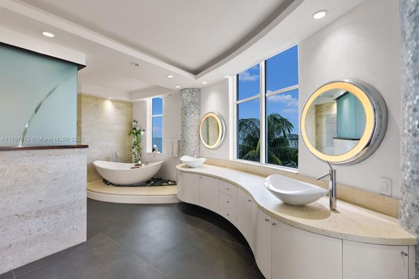 Bathroom, Dual Sink Vanities, Free Standing Baths, Interior, Recessed Lighting
