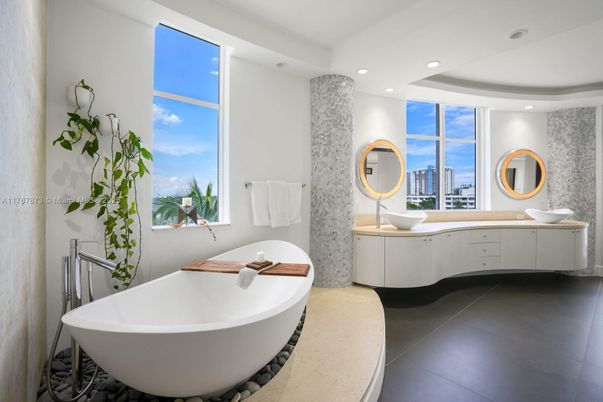 Bathroom, Dual Sink Vanities, Free Standing Baths, Interior, Recessed Lighting