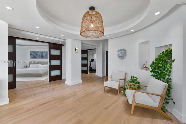 Interior, Recessed Lighting, Wood Texture Flooring