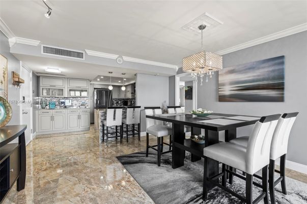 Chandelier, Dining room, Interior, Kitchen, Pendant Lights, Recessed Lighting, Stainless Steel Appliances