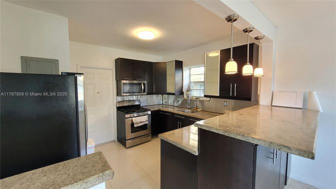 Interior, Kitchen, Pendant Lights, Stainless Steel Appliances