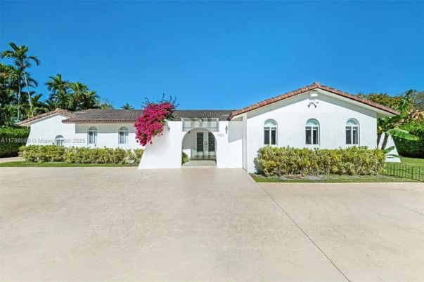 Exterior, Facade, Spanish Mediterranean