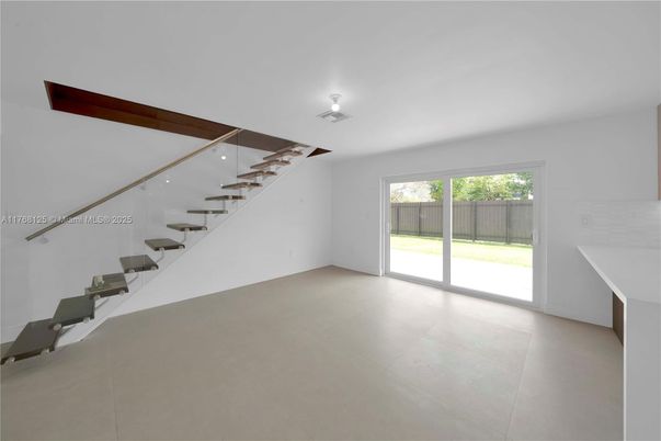Empty room, Interior, Wooden Beams