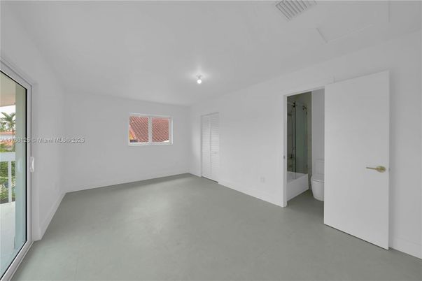 Bathroom, Empty room, Interior