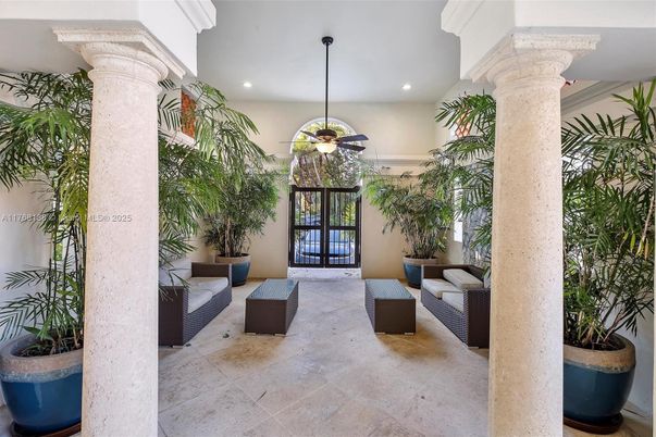 Exterior, Recessed Lighting