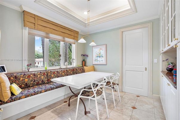 Dining room, Interior, Pendant Lights