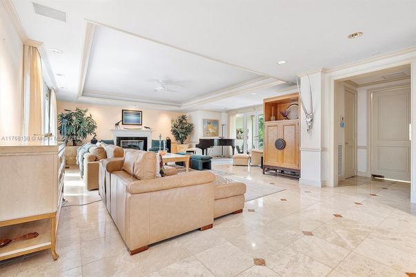 Fireplace, Interior, Living room, Piano, Recessed Lighting
